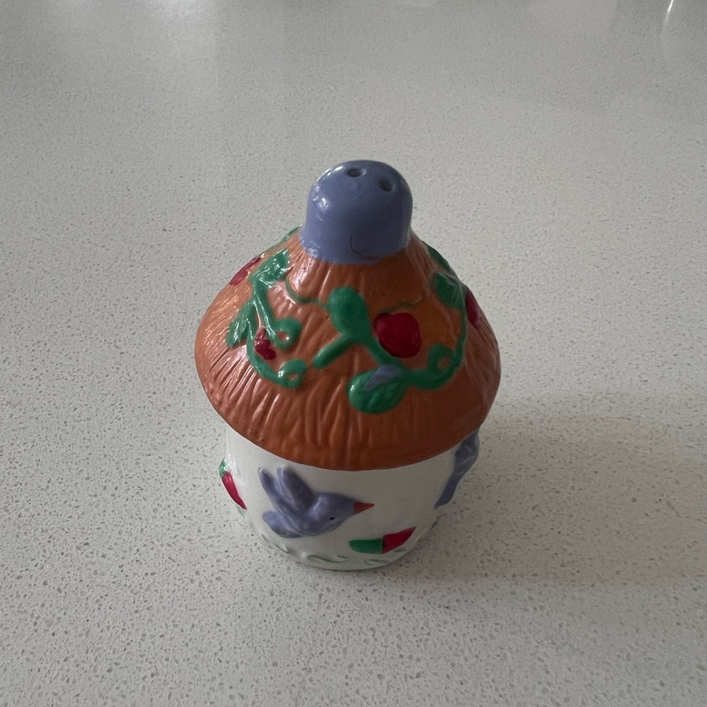 Yurt Bird House Porcelain Salt Pepper Shaker Set stackable colectible